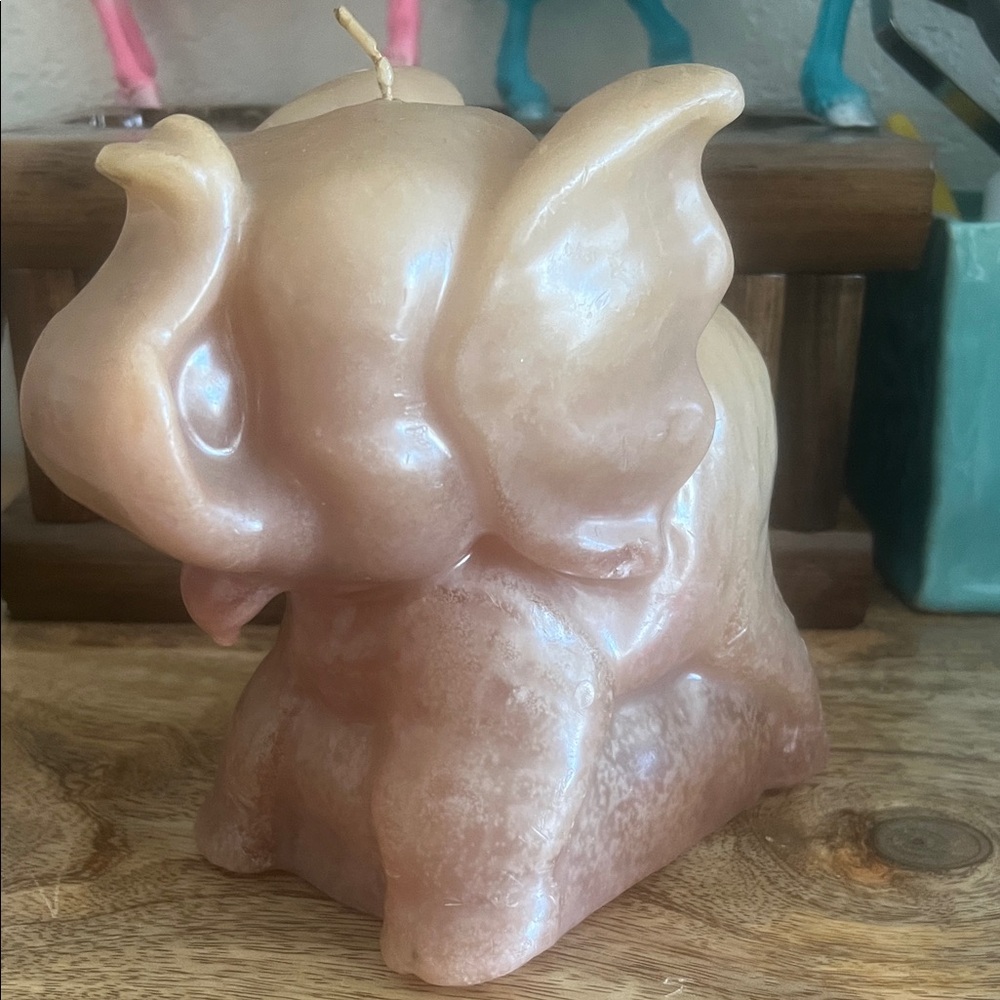Elephant Shaped Candle - Picture 2 of 5